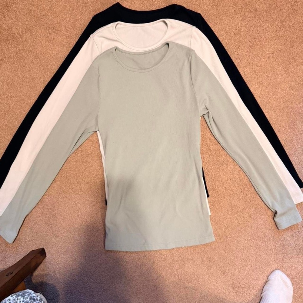 Amazon Brand Bundle of white + black + green  long sleeve tops size S